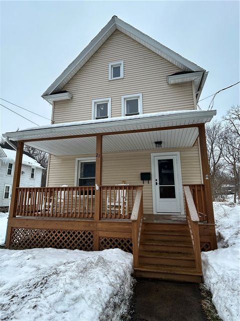 Homes For Sale - 21 Curtiss Avenue<br/> Wayne County, Sodus, NY 14551