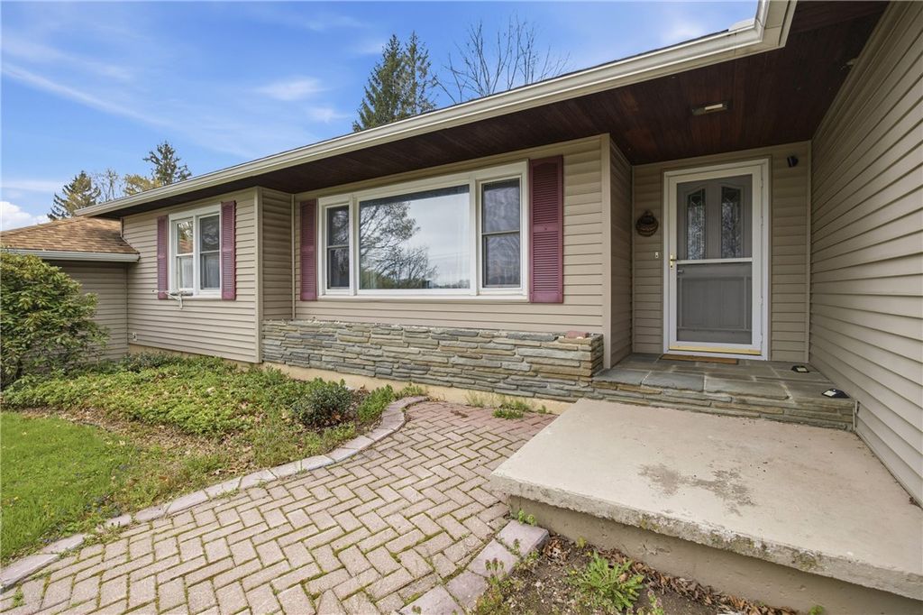 Photo of 309 Maple Hts, Bath, NY 14810 (MLS # R1678258)