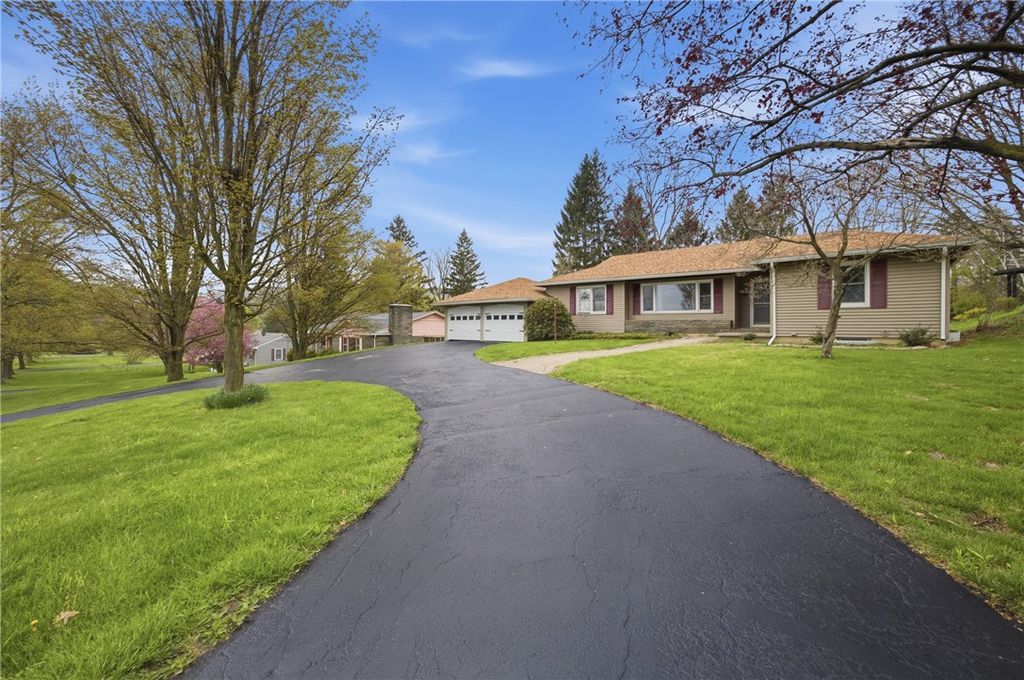 Photo of 309 Maple Hts, Bath, NY 14810 (MLS # R1678258)