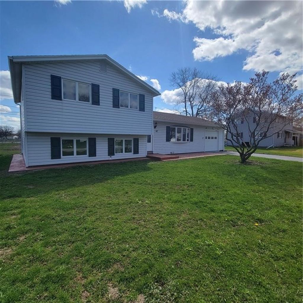 Photo of 47 Crimson Bramble Road, Henrietta, NY 14623 (MLS # R1657225)