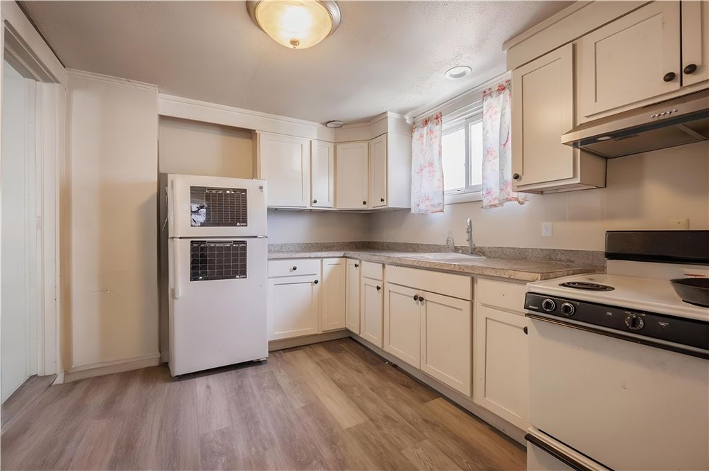 Photo of 564 Thurston Road, Rochester, NY 14619 (MLS # R1666497)