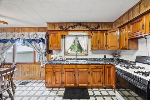 Tiny photo for 60 Franklin Street, Lyons, NY 14489 (MLS # R1702818)