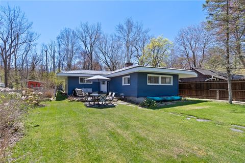 Homes For Sale - 3203 Demont Road<br/> Seneca County, Seneca Falls, NY 13148