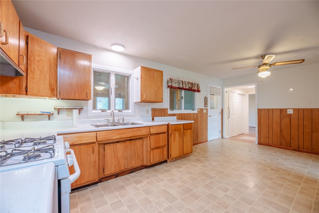 69 Guildhall Road, Henrietta, New York image 11