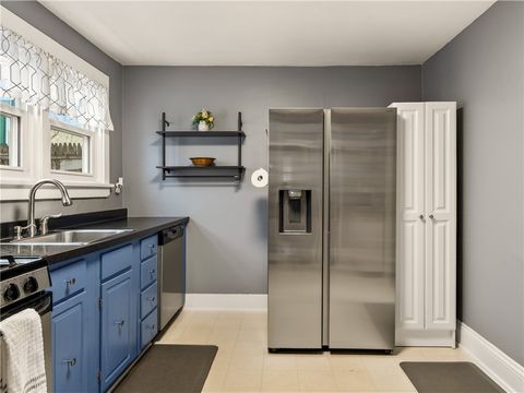 Tiny photo for 412 S Lincoln Road, East Rochester, NY 14445 (MLS # R1654754)