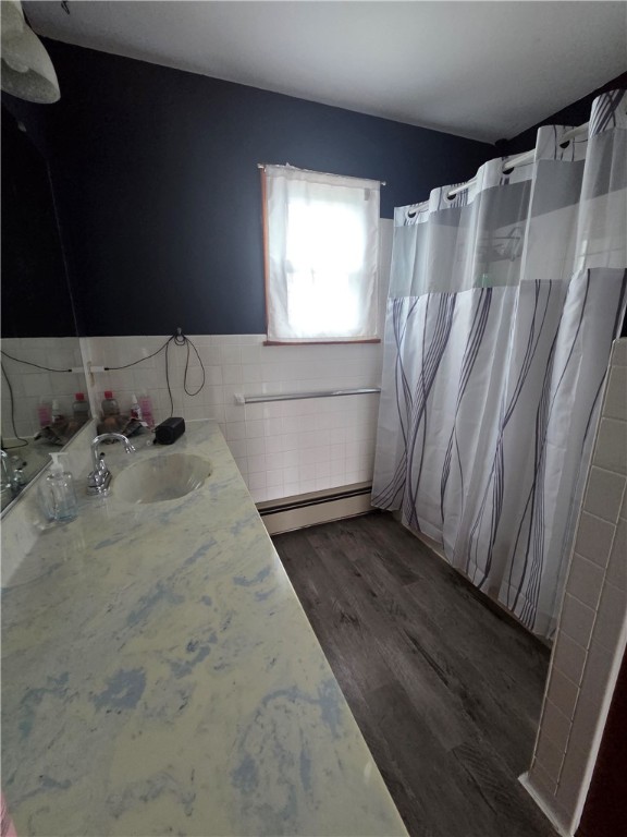 Shelby, New York 14103, United States, 6 Bedrooms Bedrooms, ,2 BathroomsBathrooms,Residential,Active,223224