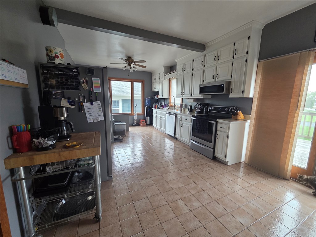 Shelby, New York 14103, United States, 6 Bedrooms Bedrooms, ,2 BathroomsBathrooms,Residential,Active,223224