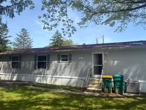 Tiny photo for 5 Skyview Drive, Penfield, NY 14626 (MLS # R1684877)