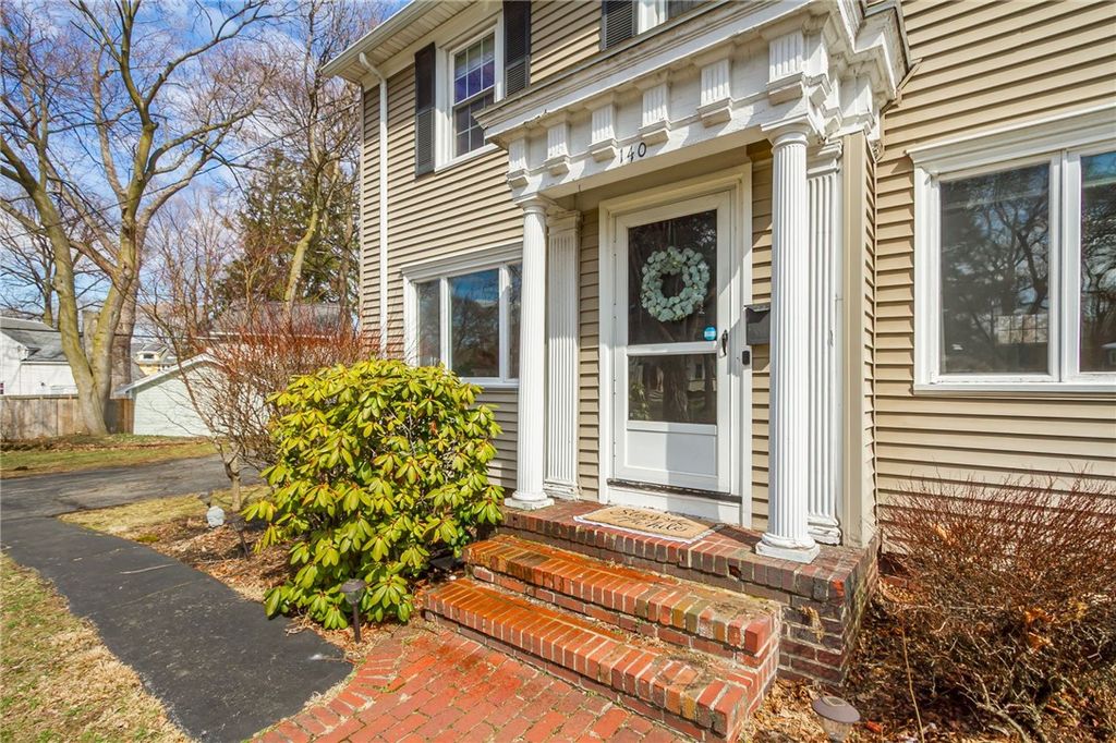 Photo of 140 Rutledge Drive, Rochester, NY 14621 (MLS # R1668468)