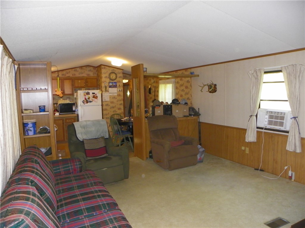 2933 E Valley Rd Road