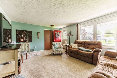 Tiny photo for 96 Grandview Lane, Greece, NY 14612 (MLS # R1684900)