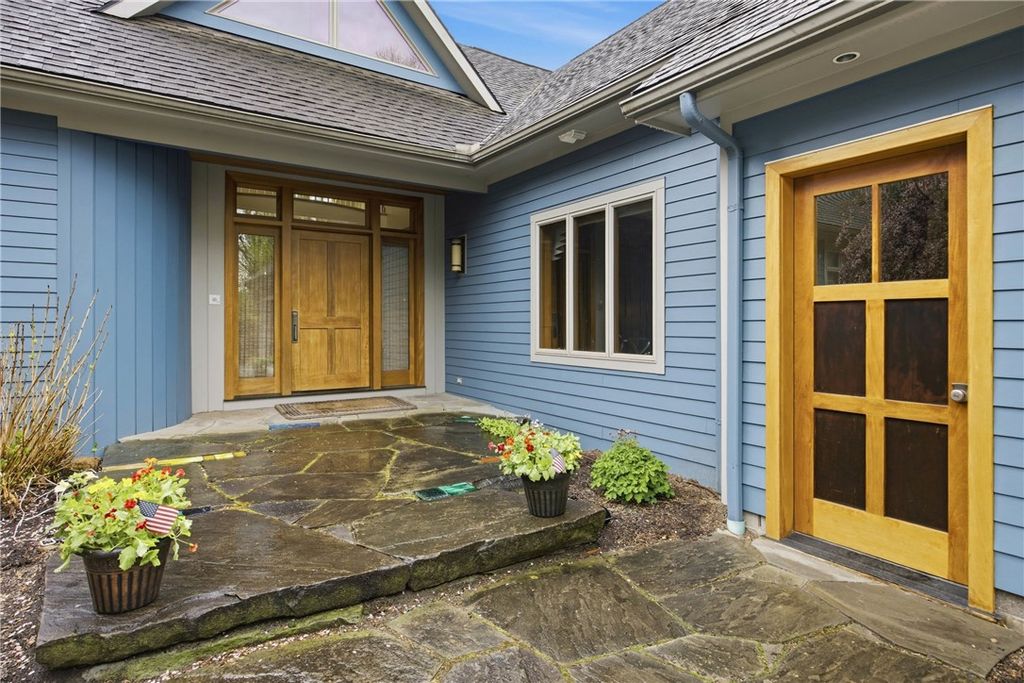 Photo of 7 SCR Lane, Perinton, NY 14564 (MLS # R1679623)