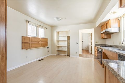 Tiny photo for 4 Sanford Place, Rochester, NY 14620 (MLS # R1654349)