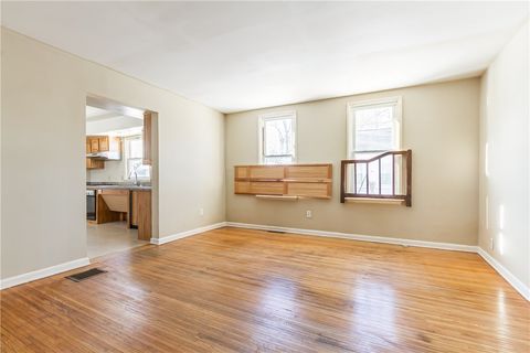 Tiny photo for 4 Sanford Place, Rochester, NY 14620 (MLS # R1654349)