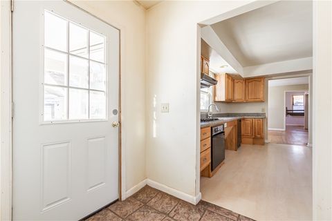 Tiny photo for 4 Sanford Place, Rochester, NY 14620 (MLS # R1654349)