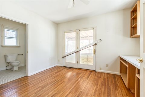 Tiny photo for 4 Sanford Place, Rochester, NY 14620 (MLS # R1654349)