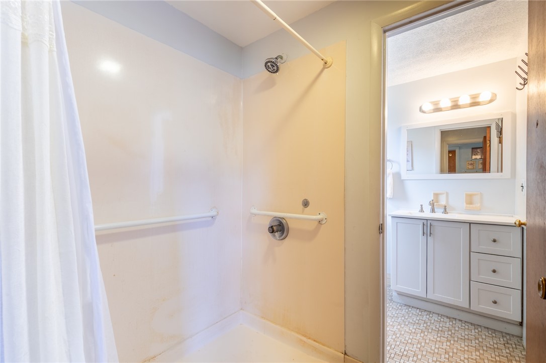 28 Fallingwood Terrace, Greece, New York image 31