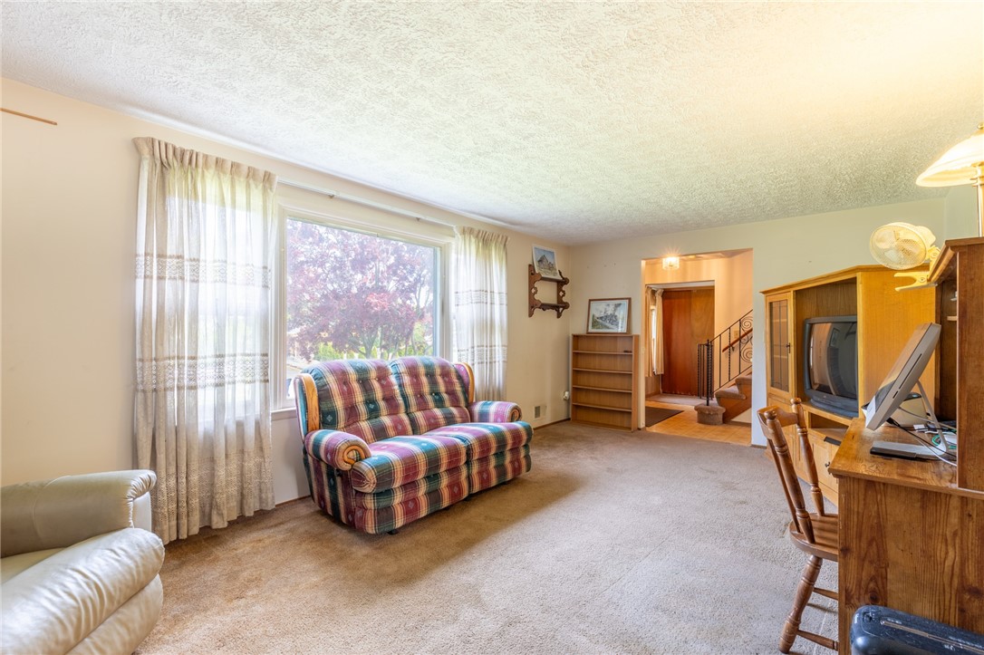 28 Fallingwood Terrace, Greece, New York image 5