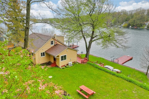 Homes For Sale - 11737 Tompkins Point Road<br/> Wayne County, Wolcott, NY 14590
