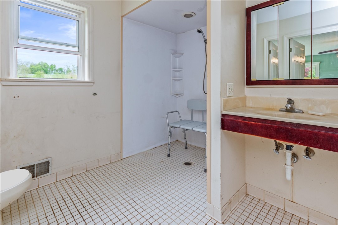 1092 Farmington Road Rd, Macedon, New York image 33