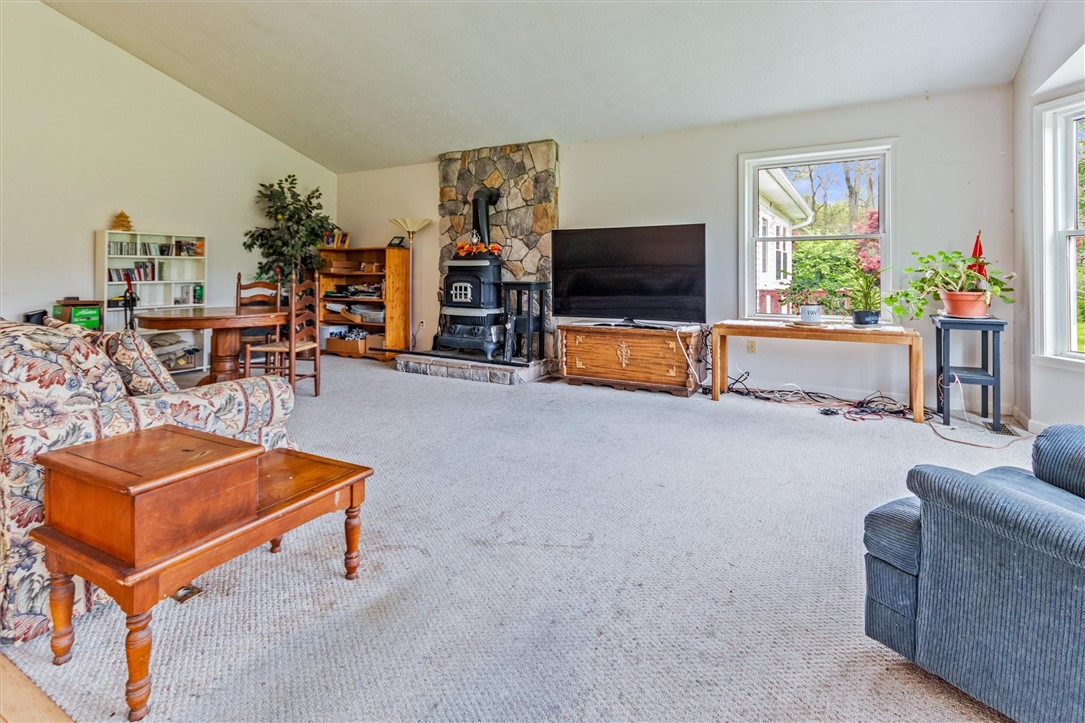 1092 Farmington Road Rd, Macedon, New York image 16