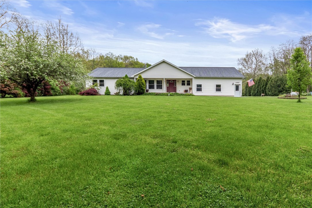 1092 Farmington Road Rd, Macedon, New York image 2