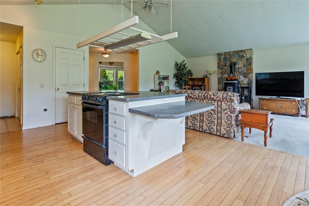 1092 Farmington Road Rd, Macedon, New York image 12