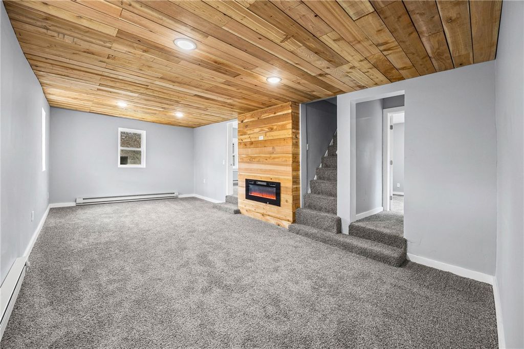 Photo of 51 W Elizabeth Street, Waterloo, NY 13165 (MLS # R1667351)