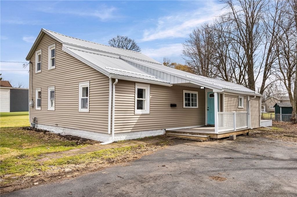 Photo of 51 W Elizabeth Street, Waterloo, NY 13165 (MLS # R1667351)