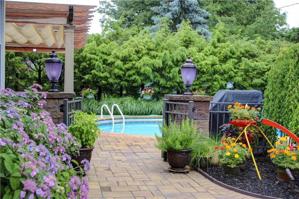 30 Greenbriar Drive