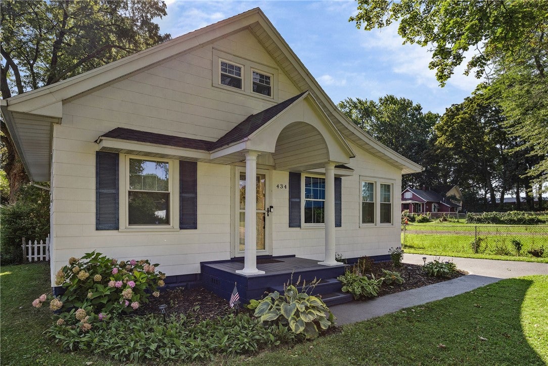 434 Crossfield Road