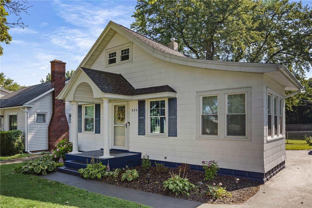 434 Crossfield Road