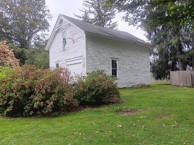 8 Maple Street