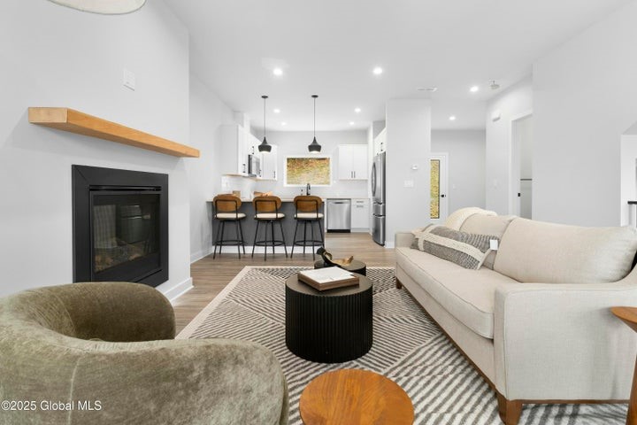 15 Footpath Way
