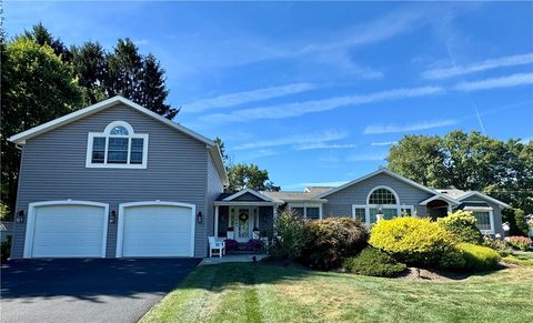 Photo of 4 Meadow Lane, Southport, NY 14871 (MLS # R1661713)