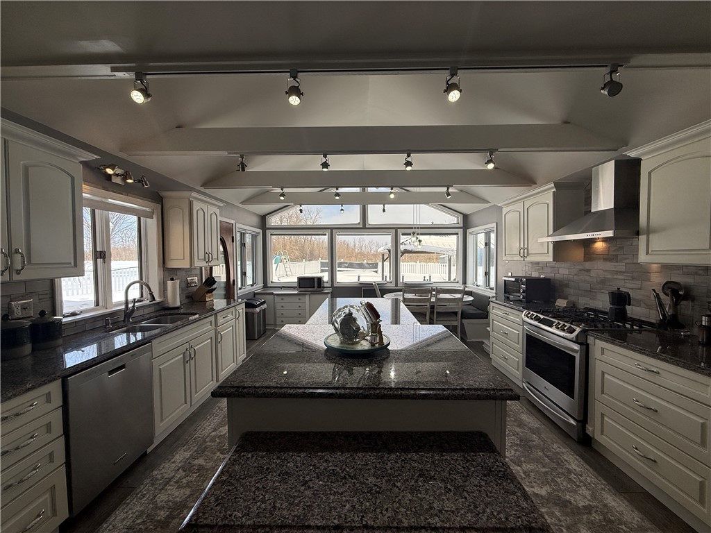 3163 County Route 121