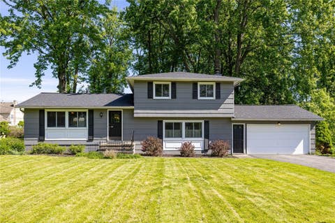 Homes For Sale - 137 Timberline Drive<br/> Monroe County, Penfield, NY 14526