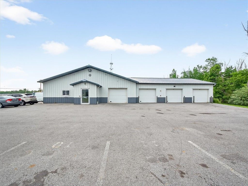 Photo of 6378 Dean Parkway Pkwy, Ontario, NY 14519 (MLS # R1615276)