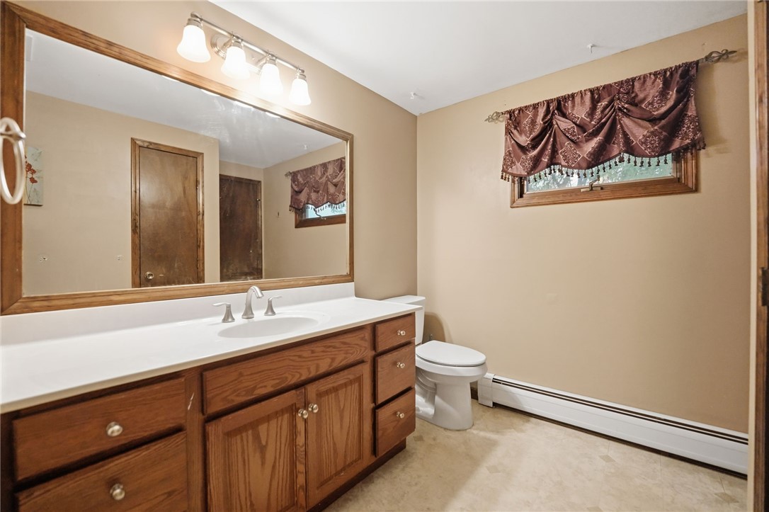 Lockport Town, New York 14094, United States, 3 Bedrooms Bedrooms, ,3 BathroomsBathrooms,Residential,Active,229281