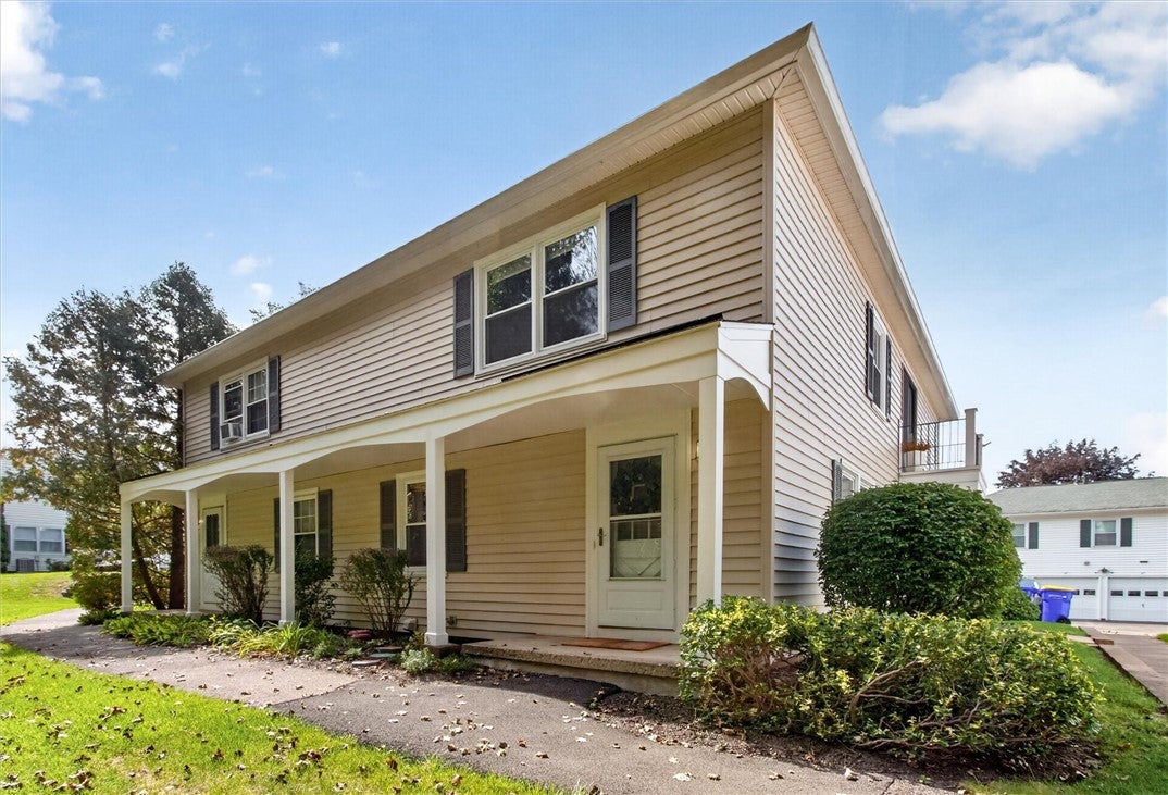 38 Falcon Lane E