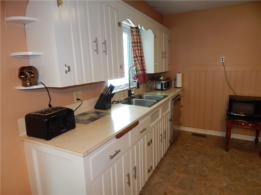 908 W 2nd Street, Elmira, New York image 5