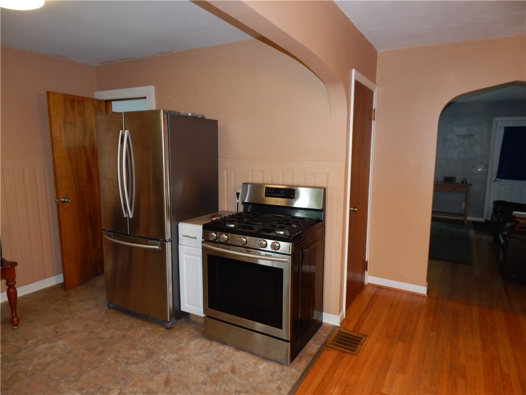 908 W 2nd Street, Elmira, New York image 6
