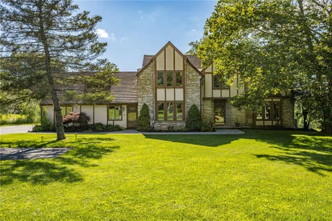Photo of 237 W Bloomfield Road, Pittsford, NY 14534 (MLS # R1703717)