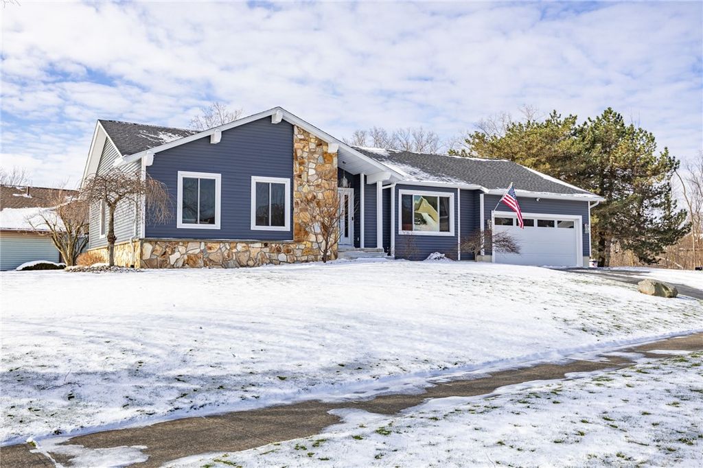 Photo of 5 Silver Ridge Drive, Greece, NY 14626 (MLS # R1666918)