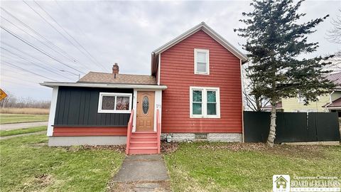 Homes For Sale - 261 W Lake Shore Drive<br/> Chautauqua County, Dunkirk, NY 14048