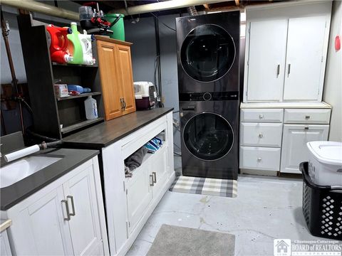 Tiny photo for 4374 Robin Lane, Hamburg, NY 14075 (MLS # R1700283)