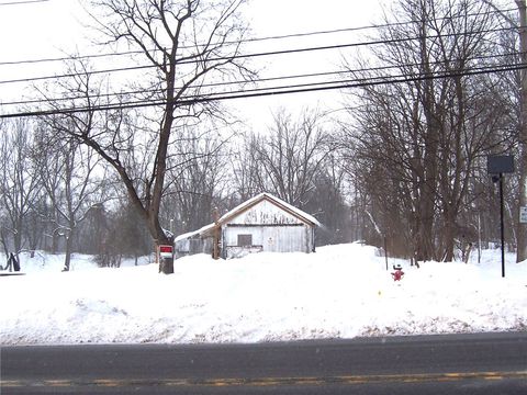 82 State Street Holley NY 14470