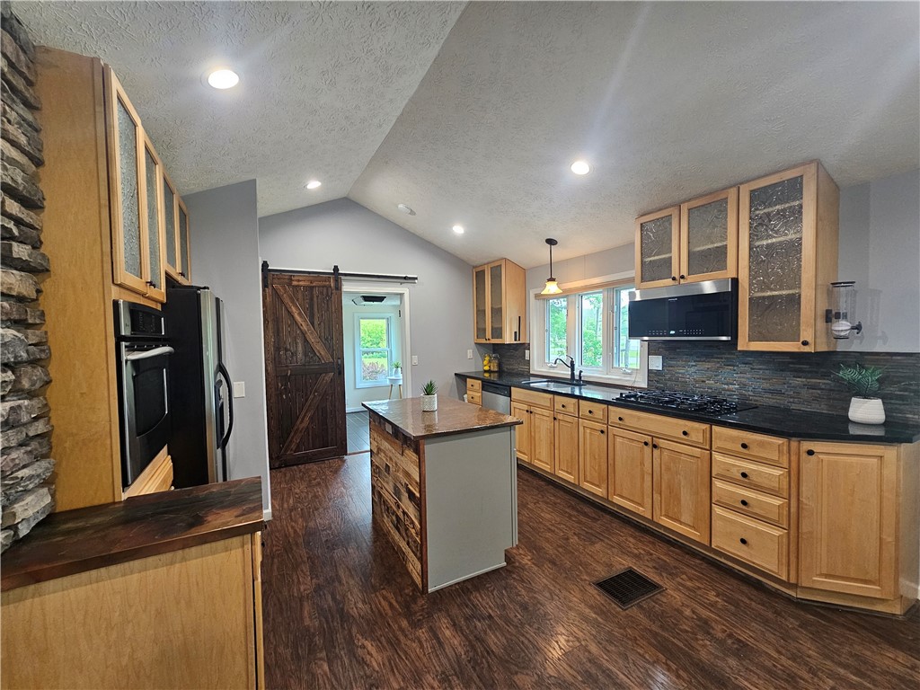 6470 Salmon Creek Road, Williamson, New York image 11