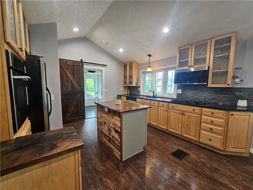 6470 Salmon Creek Road, Williamson, New York image 6