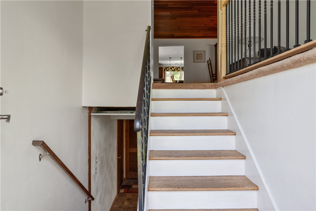 233 Juneberry Road, Vestal, New York image 3